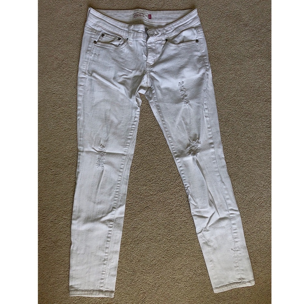 SO Distressed Jeans